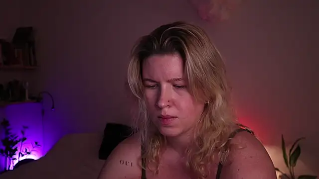 moonamii online show from 15, 11, 2025