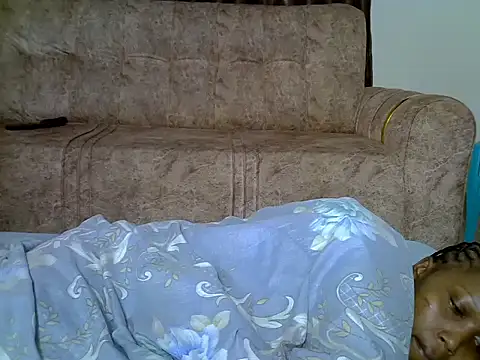 Snapshot of AurelAda chatting on 4, 12, 2025 AurelAda online show from 4, 12, 2025