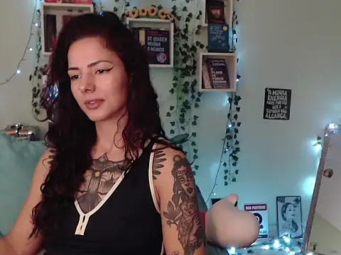 Snapshot of BeellyDance chatting on 8, 9, 2025 BeellyDance online show from 8, 9, 2025