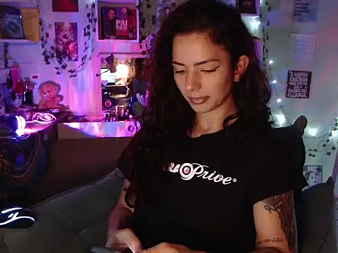 Snapshot of BeellyDance chatting on 10, 10, 2025 BeellyDance online show from 10, 10, 2025