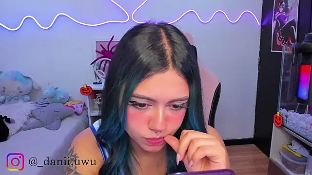 CuteDani  online show from 10, 10, 2025