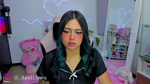 CuteDani  online show from 1, 4, 2026