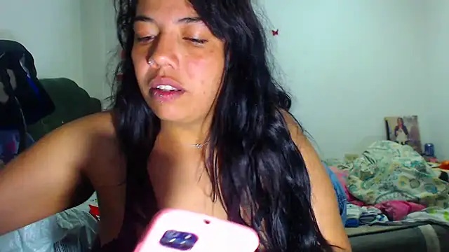 Snapshot of AmaraRoberts420 chatting on 2, 11, 2025 AmaraRoberts420 online show from 2, 11, 2025