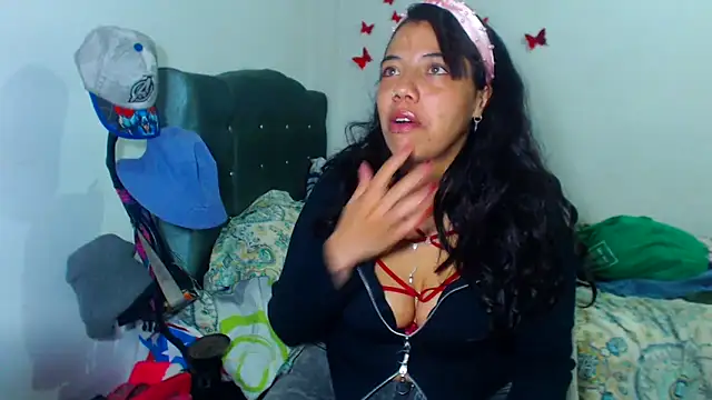 Snapshot of AmaraRoberts420 chatting on 22, 11, 2025 AmaraRoberts420 online show from 22, 11, 2025