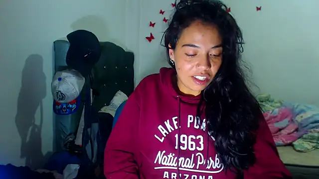 Snapshot of AmaraRoberts420 chatting on 1, 12, 2025 AmaraRoberts420 online show from 1, 12, 2025