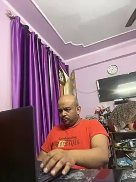 Dick 6inches online show from 8, 10, 2025