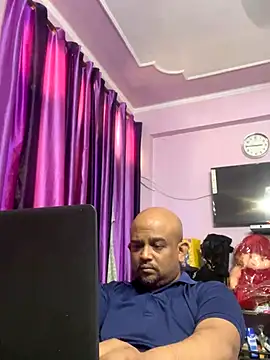 Dick 6inches online show from 8, 11, 2025