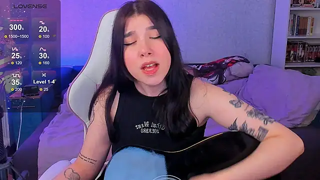 Snapshot of kellyharris chatting on 21, 12, 2024 kellyharris online show from 21, 12, 2024