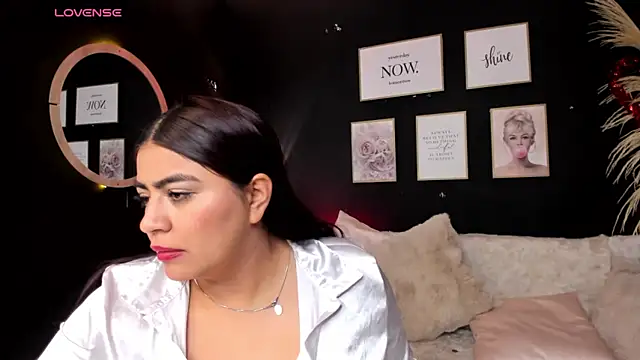 silvia lane online show from 20, 2, 2025