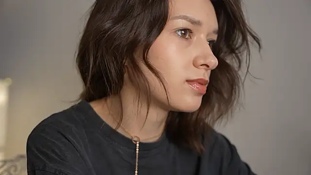 Snapshot of VivianLy_ chatting on 24, 1, 2025 VivianLy online show from 24, 1, 2025