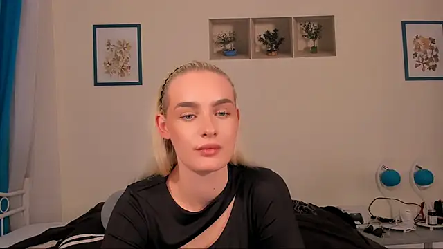 OliviaKisss online show from 15, 4, 2026