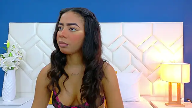Snapshot of Tyra_Kane chatting on 11, 9, 2025 Tyra Kane online show from 11, 9, 2025