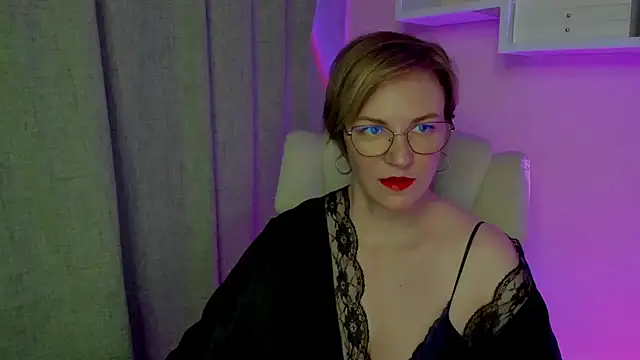 Snapshot of feliziaDesire chatting on 4, 8, 2026 feliziaDesire online show from 4, 8, 2026