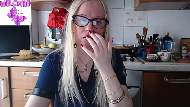 martachatte online show from 10, 3, 2025