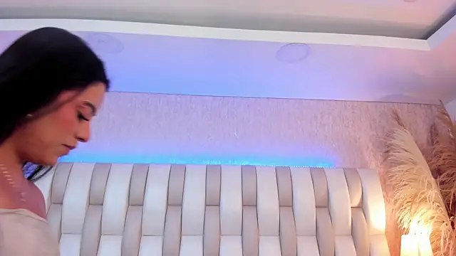 Rebeca jones online show from 15, 4, 2026