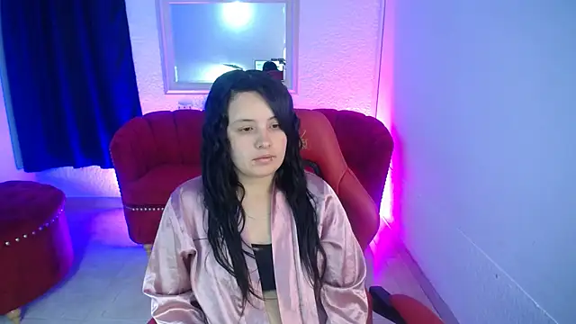 Snapshot of nathaly_low1 chatting on 9, 6, 2026 nathaly low1 online show from 9, 6, 2026