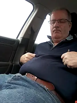 Snapshot of stiffandlubed@xh chatting on 12, 12, 2024 stiffandlubedxh online show from 12, 12, 2024