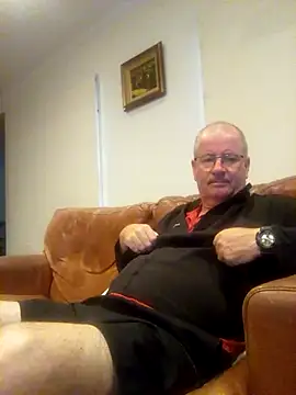 Snapshot of stiffandlubed@xh chatting on 21, 2, 2025 stiffandlubedxh online show from 21, 2, 2025