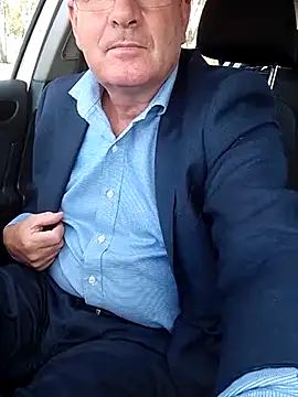 Snapshot of stiffandlubed@xh chatting on 3, 3, 2025 stiffandlubedxh online show from 3, 3, 2025