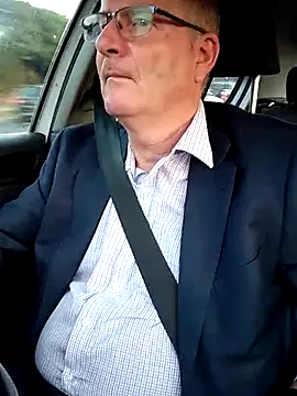 Snapshot of stiffandlubed@xh chatting on 4, 3, 2025 stiffandlubedxh online show from 4, 3, 2025