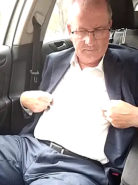 Snapshot of stiffandlubed@xh chatting on 6, 3, 2025 stiffandlubedxh online show from 6, 3, 2025