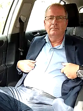 Snapshot of stiffandlubed@xh chatting on 17, 3, 2025 stiffandlubedxh online show from 17, 3, 2025