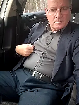 Snapshot of stiffandlubed@xh chatting on 21, 9, 2025 stiffandlubedxh online show from 21, 9, 2025