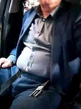 Snapshot of stiffandlubed@xh chatting on 30, 10, 2025 stiffandlubedxh online show from 30, 10, 2025