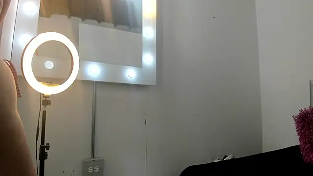 SEXXYLATINCOUPLE1 online show from 16, 10, 2025