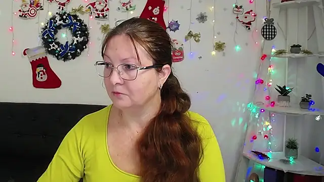 VanessaHotts online show from 4, 1, 2025