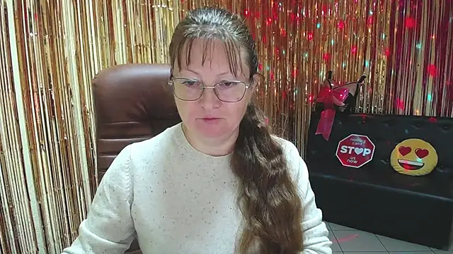 VanessaHotts online show from 10, 10, 2025