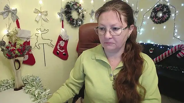 Snapshot of VanessaHotts chatting on 5, 12, 2025 VanessaHotts online show from 5, 12, 2025