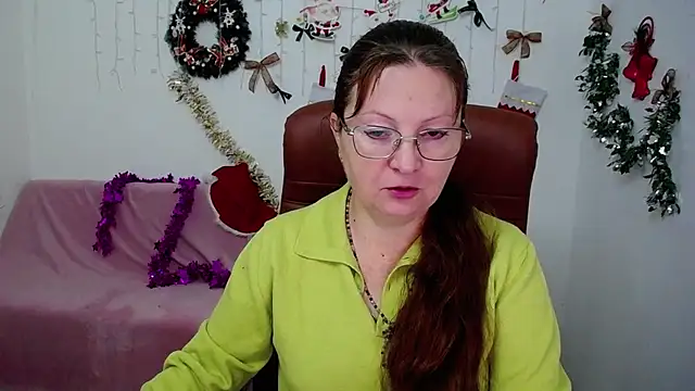 Snapshot of VanessaHotts chatting on 20, 12, 2025 VanessaHotts online show from 20, 12, 2025