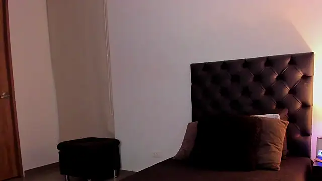 Snapshot of Jenny_Carters chatting on 5, 4, 2026 Jenny Carters online show from 5, 4, 2026