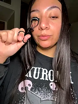 Snapshot of BustiBunny69 chatting on 18, 11, 2025 BustiBunny69 online show from 18, 11, 2025