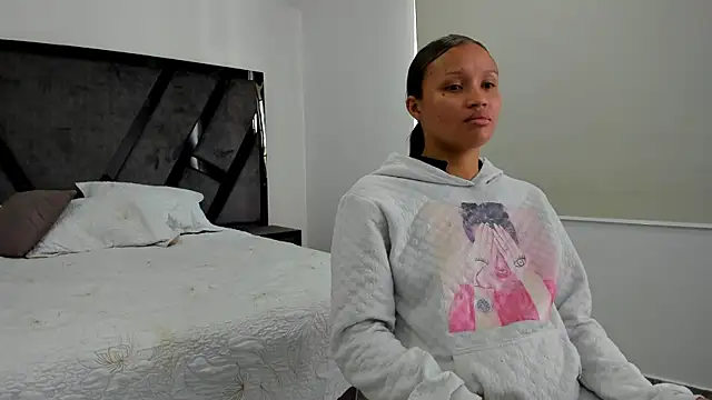 AnnieAndStefan online show from 17, 12, 2024