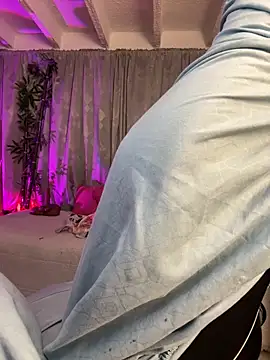 lonely shewolf online show from 10, 4, 2026