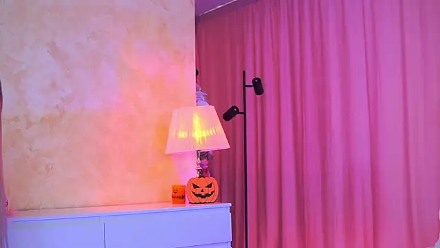 ArtTeasee online show from 6, 11, 2025