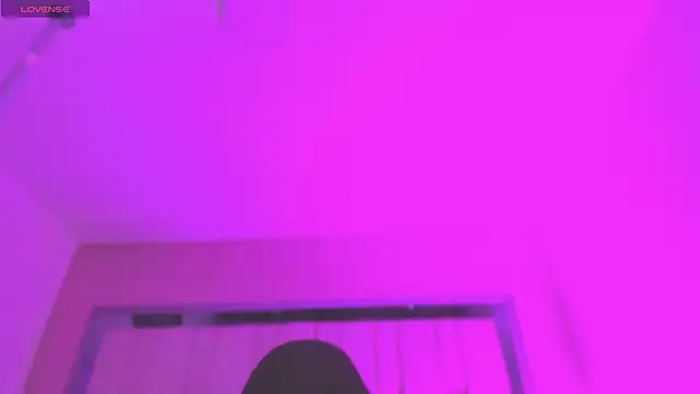 Emmily Savage online show from 12, 9, 2025