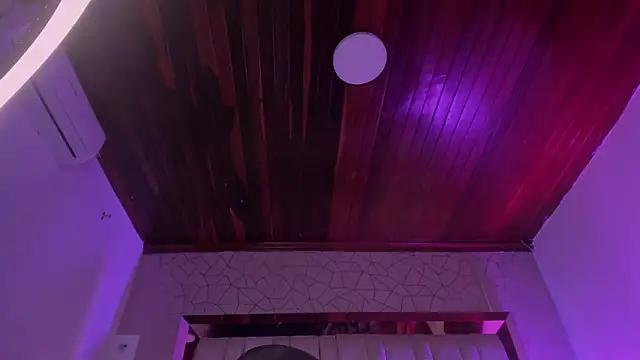 Emmily Savage online show from 28, 3, 2026