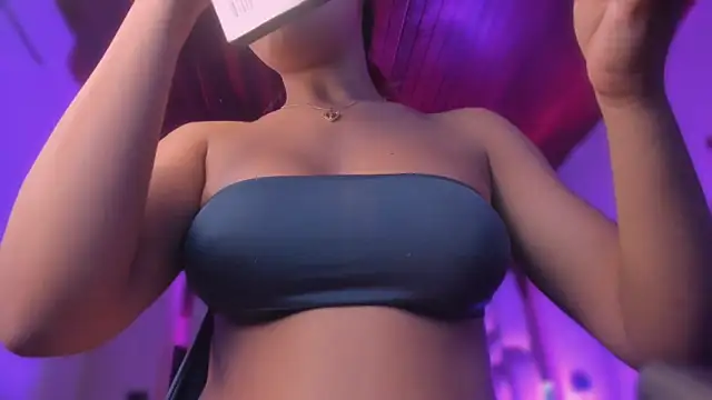 Emmily Savage online show from 29, 3, 2026