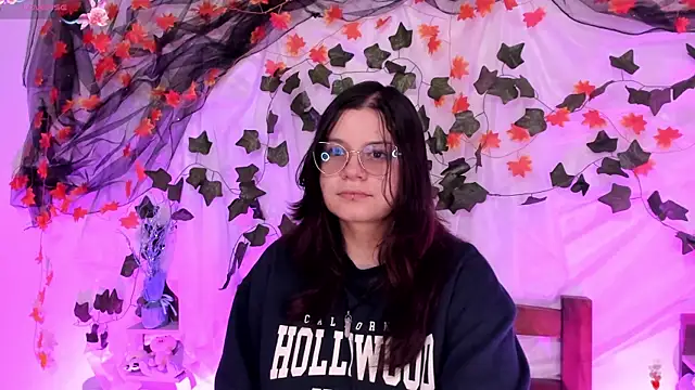 Mey moon online show from 8, 2, 2025