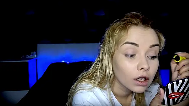 Snapshot of StephanieSweety chatting on 14, 11, 2025 StephanieSweety online show from 14, 11, 2025