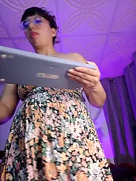 Snapshot of Piafisher1 chatting on 30, 9, 2025 Piafisher1 online show from 30, 9, 2025