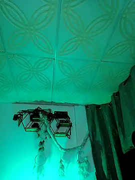 Snapshot of Piafisher1 chatting on 11, 10, 2025 Piafisher1 online show from 11, 10, 2025