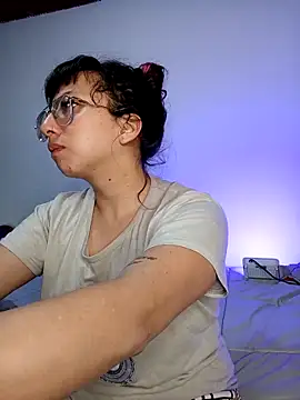 Snapshot of Piafisher1 chatting on 31, 10, 2025 Piafisher1 online show from 31, 10, 2025