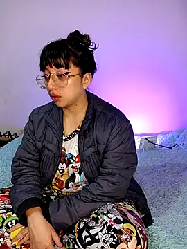 Snapshot of Piafisher1 chatting on 27, 11, 2025 Piafisher1 online show from 27, 11, 2025