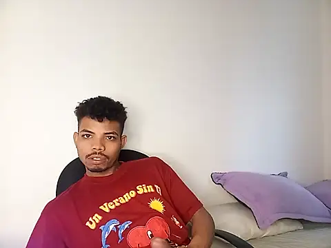 Snapshot of danidiazto2023 chatting on 18, 2, 2025 danidiazto2023 online show from 18, 2, 2025