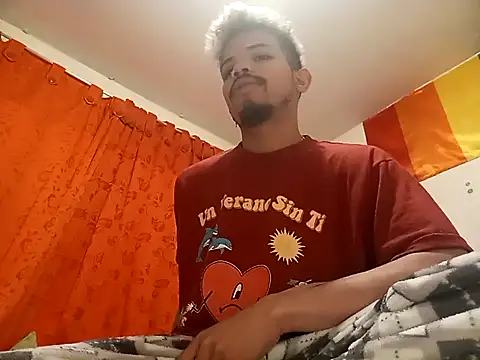 Snapshot of danidiazto2023 chatting on 16, 10, 2025 danidiazto2023 online show from 16, 10, 2025