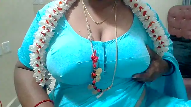 Snapshot of archanatelugu9 chatting on 25, 11, 2025 archanatelugu9 online show from 25, 11, 2025